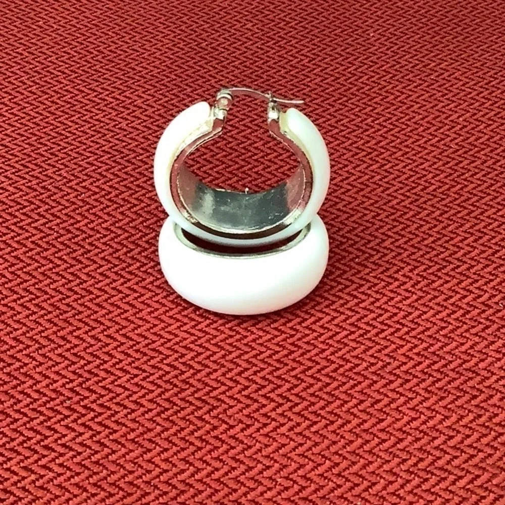 Lauren to white earring pierced vintage piece